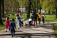 Izglītības komisija atbalsta ieceri noteikt papildu prasības bērnu nometņu vadītājiem un darbiniekiem