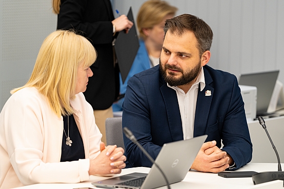 Cilvēktiesību un sabiedrisko lietu komisijas un Izglītības, kultūras un zinātnes komisijas kopsēde