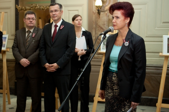 Lāčplēša dienai veltītā skolēnu fotokonkursa "Drošs savā Latvijā!" izstādes atklāšana