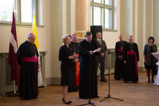 Ināra Mūrniece piedalās svinīgā pieņemšanā par godu Svētā Krēsla Valsts  sekretāra vizītei Latvijā