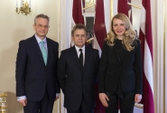 Mikhail Baryshnikov presented Latvian passport at the Saeima  