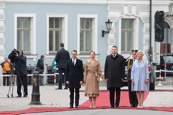 Saeimas priekšsēdētāja piedalās Zviedrijas kroņprinceses un prinča oficiālajā sagaidīšanas ceremonijā